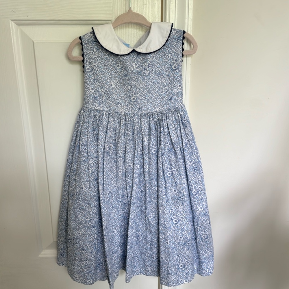 Bella bliss floral dress with Peter Pan collar. Size 4